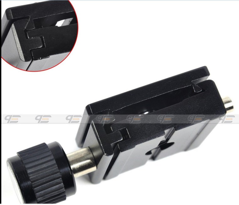 Quick release replacement head.